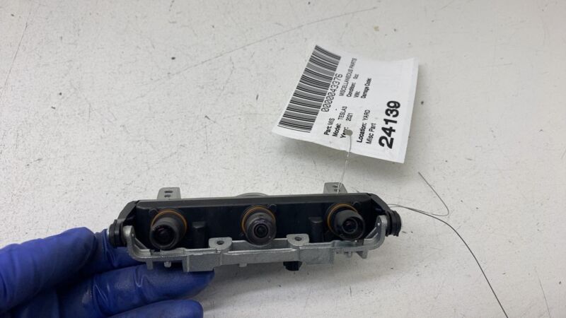 114374500D 2017-2023 Tesla Model 3 Front Windshield Forward Facing Adjustable Triple Camera