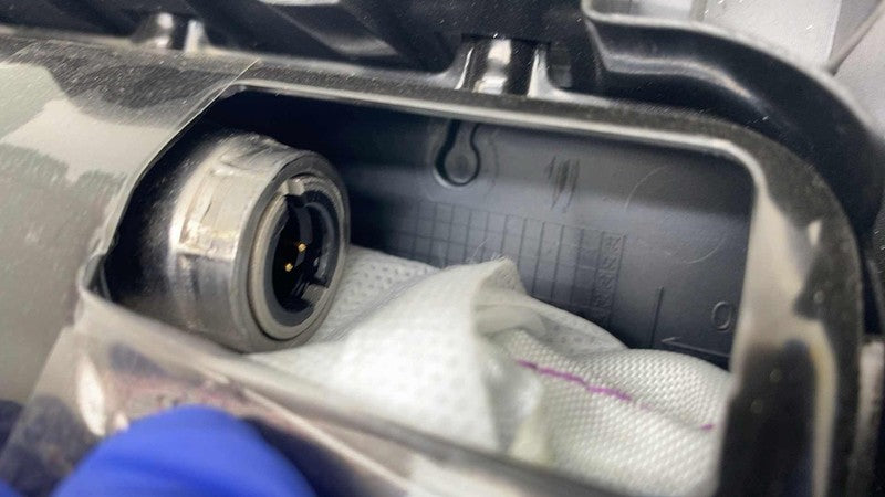 ⭕ 24-25 Tesla Model 3 Front Right Lower Knee Safety Airbag Module 1077