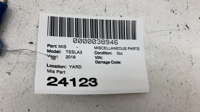 ⭕ 17-23 Tesla Model 3 Rear Generic USB/AUX Control Unit Hub Module 112