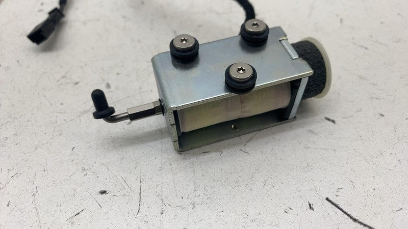 2089896X ⭕ 2017-2020 Tesla Model 3 M3 Dashboard Passenger Side Glove Box Latch Right OEM