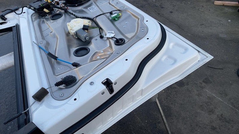 A 212 900 36 18 ⭕2014-2016 Mercedes-Benz E350 E400 Front Driver Side Door Shell Panel Left White