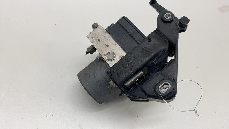 104474500B 2020-2024 Tesla Model Y Antilock Brake System ABS Pump Module w/ Mount Bracket