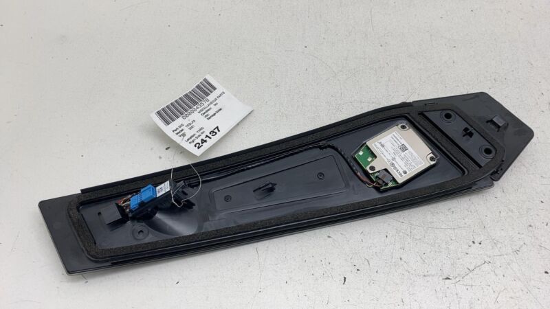 110044100E ⭕2017-2023 Tesla Model 3 Right B-Pillar Applique Glass Trim Molding 1100441-00-E