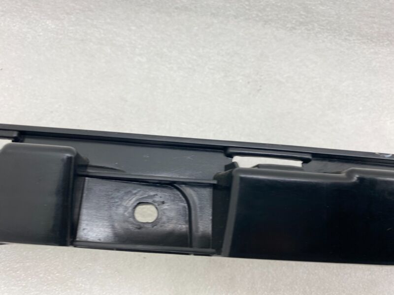 600772400E 2012-2024 Tesla Model S Rear Body Attachment Bumper Center Support Bracket Facia