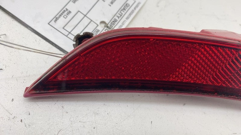 68229425AA ⭕ 2017-2025 Chrysler Pacifica Rear Left Marker Light Lamp Reflector 68229425AA