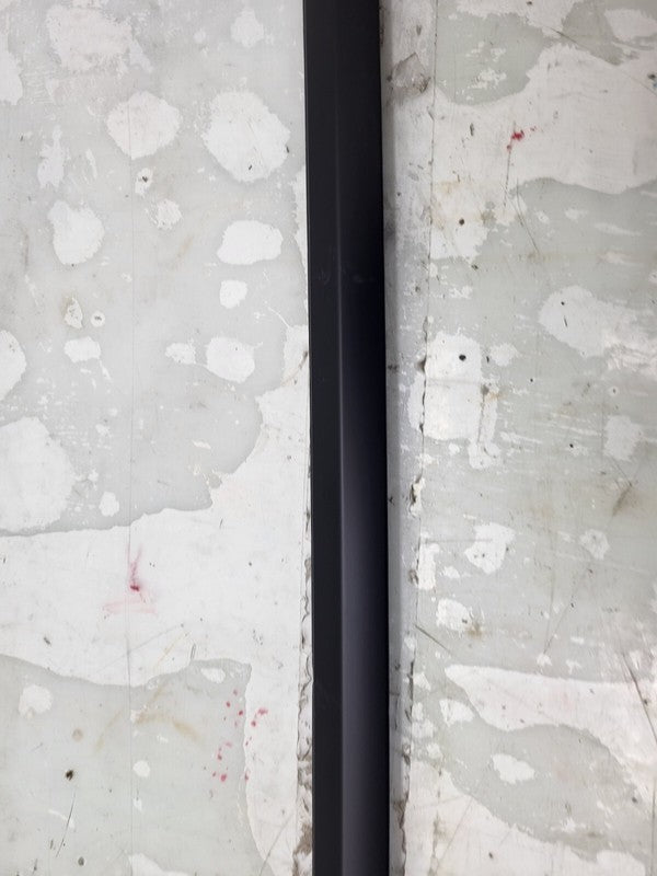 149571300B ⭕ 20-24 Tesla Model Y Rear Side Door Outer Belt Window Seal Right 1495713-00-B
