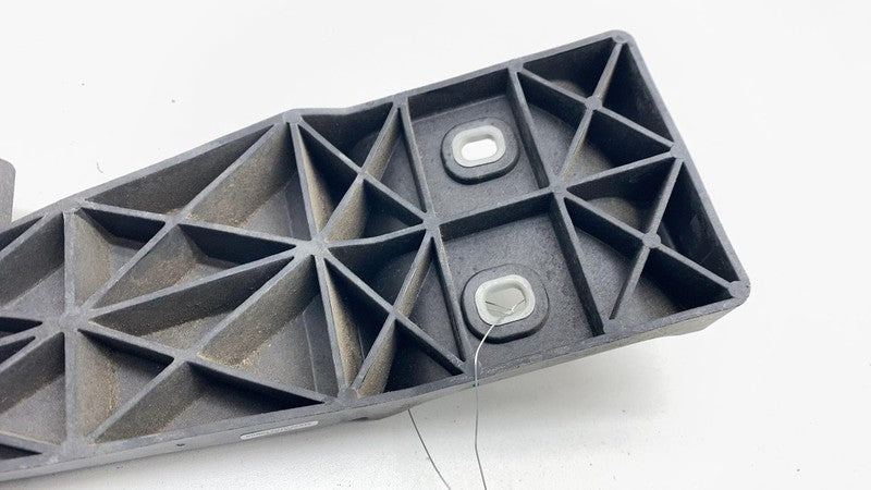 A1668804600 16-19 Mercedes-Benz GLE350 Rear Right Bumper Mount Support Bracket A1668804600