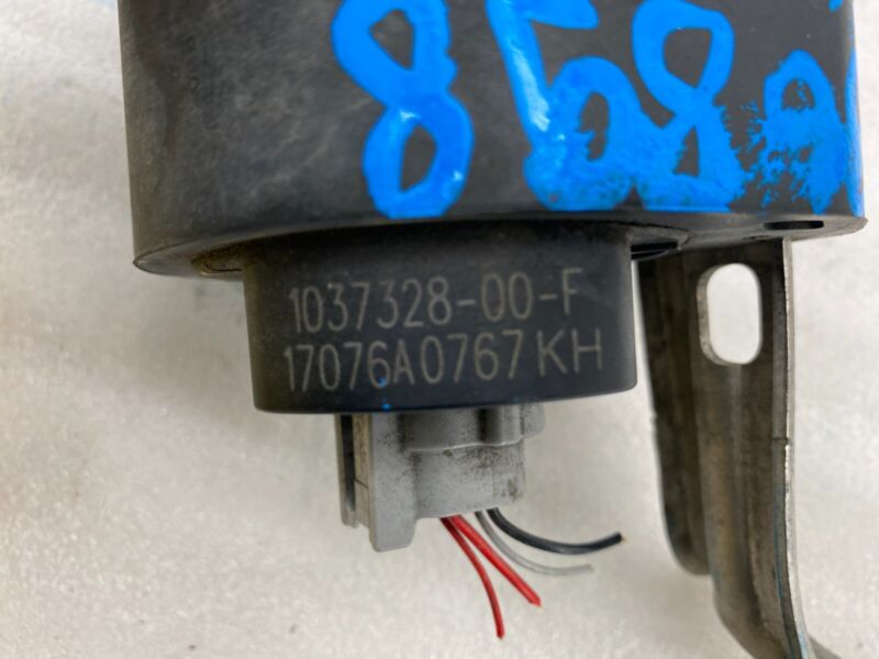 103732800F 2016-2020 Tesla Model X MX Cooling System Auxiliary Coolant Water Pump Assembly
