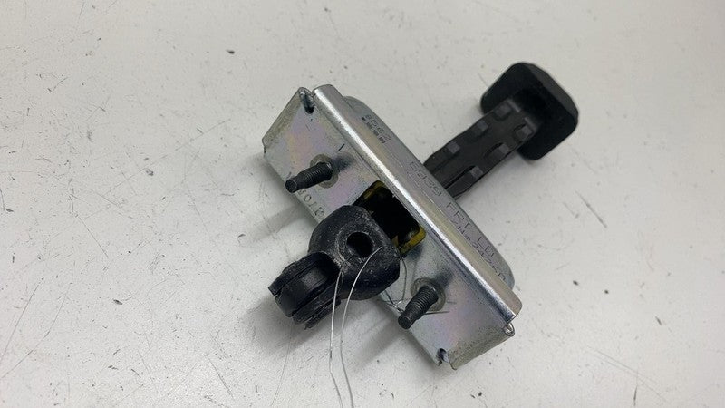 85626939 ⭕ 19-25 Chevrolet Silverado 1500 Front Left Side Door Check Stopper LH 85626939