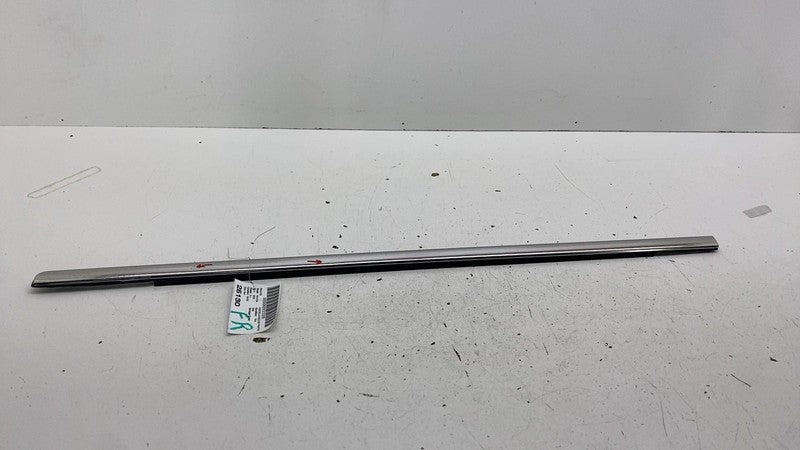 ⭕ 18-21 Lincoln Navigator Front Right Side Door Window Belt Molding Ch