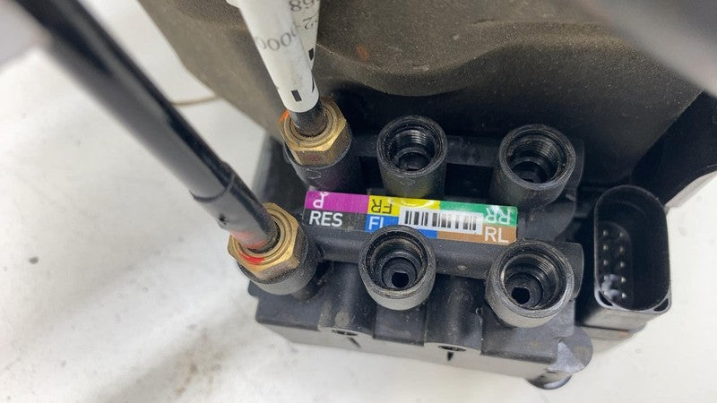 ⭕ 2022-2024 Rivian R1T Air Ride Suspension Compressor Pump w/ Valve Block & Case