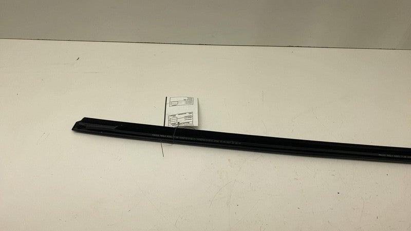 149571200C 2020-2023 Tesla Model Y MY Rear Left or Right Door Window Outer Belt Seal LH/RH