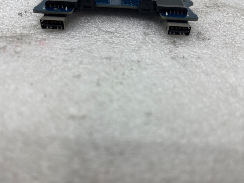 1121700 00 C ⭕ 2017-2023 Tesla Model 3 Rear USB Connector Module Unit Assembly 1121700-00-C