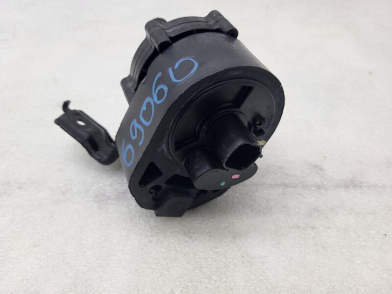 2016-2020 Tesla Model S MS Electric Auxiliary Coolant Water Pump w/ Bracket Assy