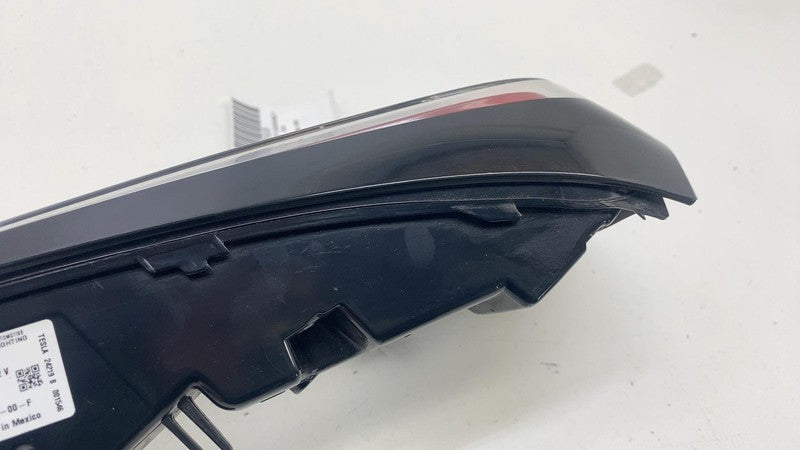 1691498-00-F ⭕ 24-25 Model 3 Rear Driver Side Taillight Quarter Tail Lamp Left 1691498-00-F