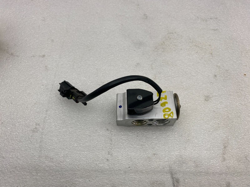 600848100B ⭕ 12-20 Tesla Model S MS A/C Line TXV Evaporator Valve w/ Solenoid 6008481-00-B