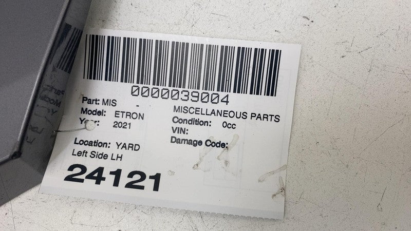 4KE 853 025 E ⭕ 19-23 Audi E-Tron Rear Left Side Quarter Wheel Arch Flare Molding 4KE853025E