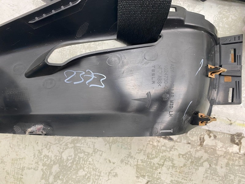 102313600C ⭕ 12-15 Model S Rear Left Seatbelt Retractor w/ Mid C-Pillar Cover 1023136-00-C