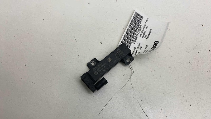 ⭕ 17-25 Chrysler Pacifica Keyless Entry Antenna Receiver Module Unit 6