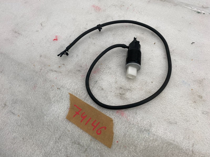 1WP0101 ⭕ 2020-2024 Tesla Model Y MY Front Windshield Glass Washer Motor Pump Assembly