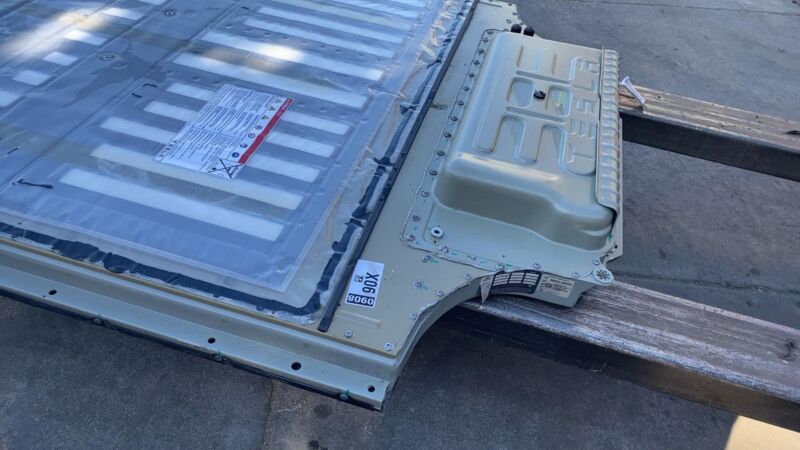 1056776 00 C 2016-2020 Tesla Model S X High Voltage Battery System Module Pack 90kWh 400VDC