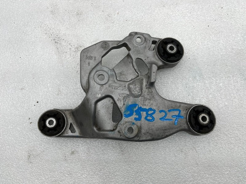 1122968 00 B ⭕ 2017-2022 Tesla Model 3 Air A/C Compressor Bracket Mount Support 1122968-00-B