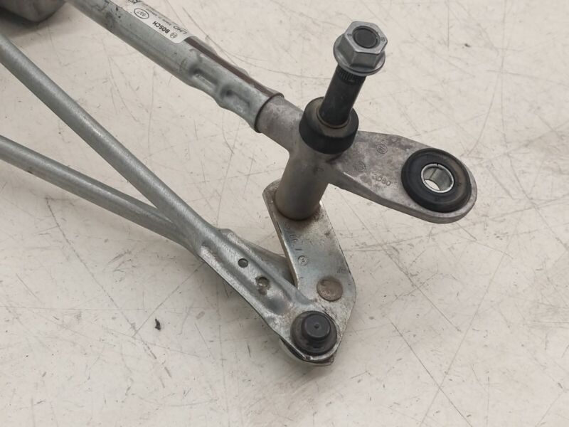 1490242 00 A 2020-2023 Tesla Y MY Front Windshield Wiper Linkage Motor & Module 1490242-00-A