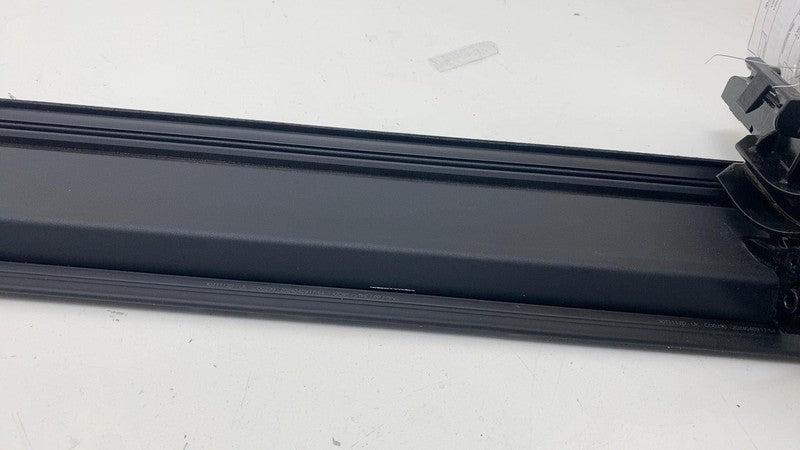 185212597D ⭕ 24-25 Tesla Cybertruck Lower Tonneau Horizontal Guide Rail Trim 1852125-97-D