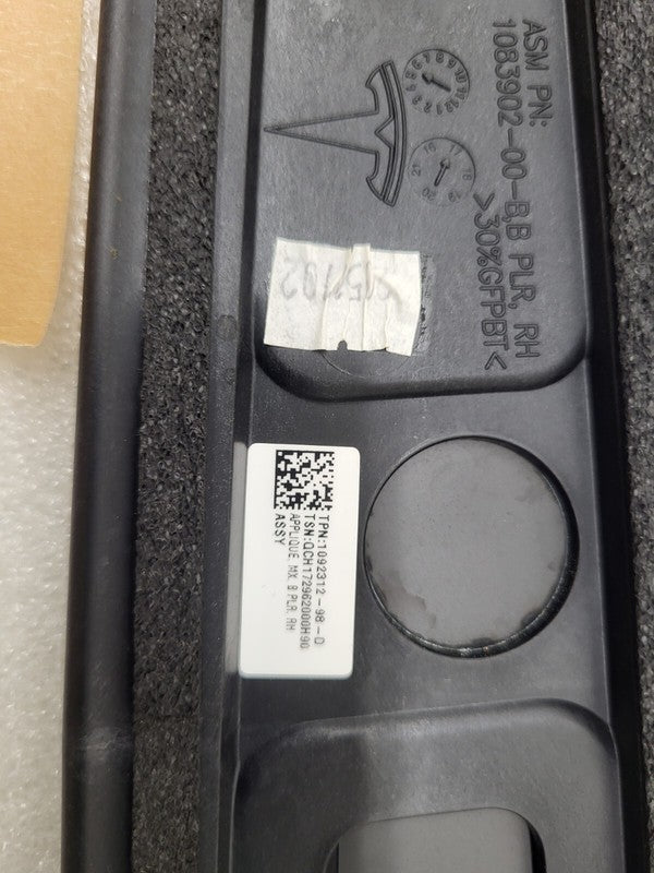 106910400D ⭕ 2016-2020 Tesla Model X MX Right B-Pillar Glass Applique & Camera 1092312-98-D