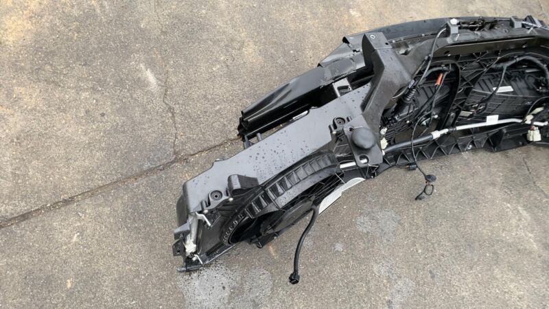 100537100B 2012-2015 Tesla Model S MS Radiator Carrier Core Support Condenser Reinforcement