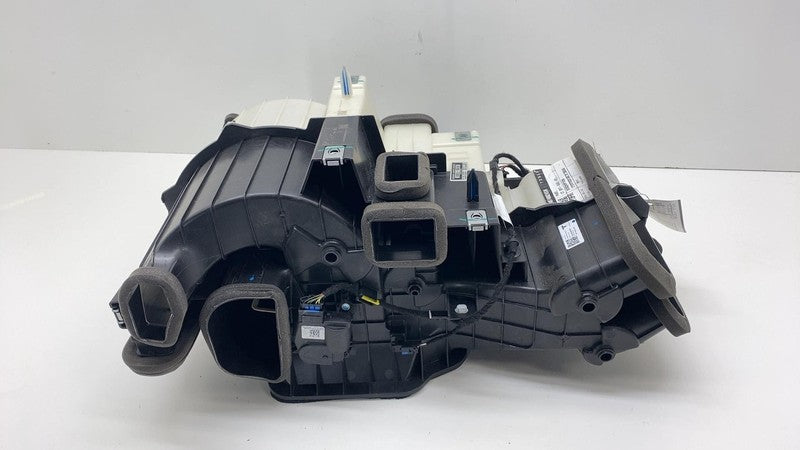 174262200G 2024-2025 Tesla Cybertruck Front A/C Heater HVAC Distribution Box Housing Assy