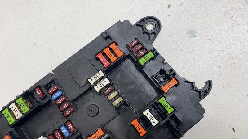 PT00031577F ⭕ 2022 2023 2024 Rivian R1T Right Passenger Fuse Junction Relay Box PT00031577-F