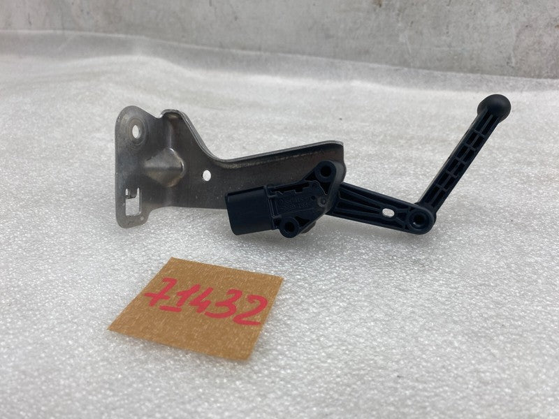 600652300B ⭕ 12-20 Tesla Model S Rear Left Air Suspension Ride Height Sensor 1027971-00-A