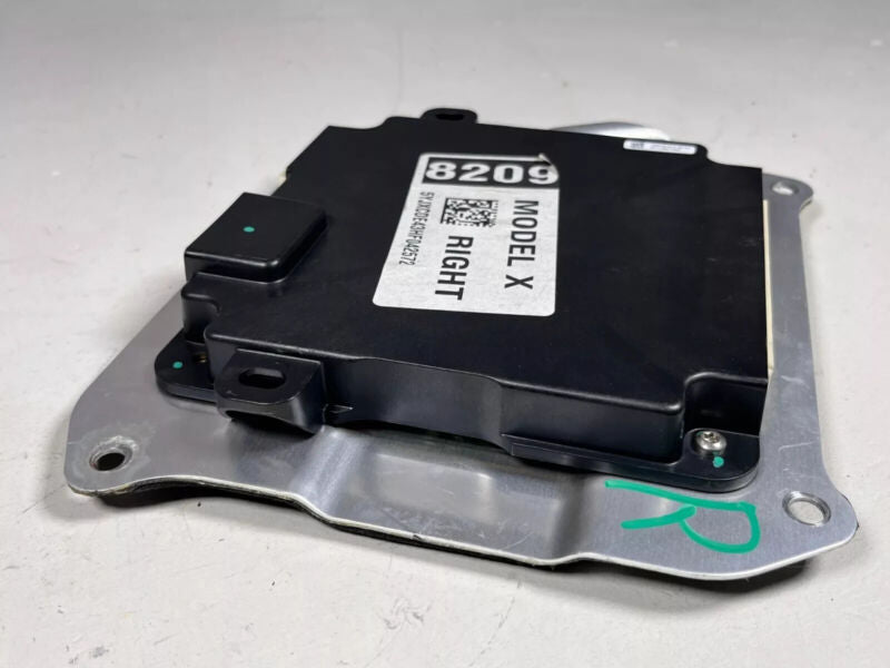 1050183-00-D 2016-2020 Tesla Model X Front Passenger Side Door Controller Control Module RH