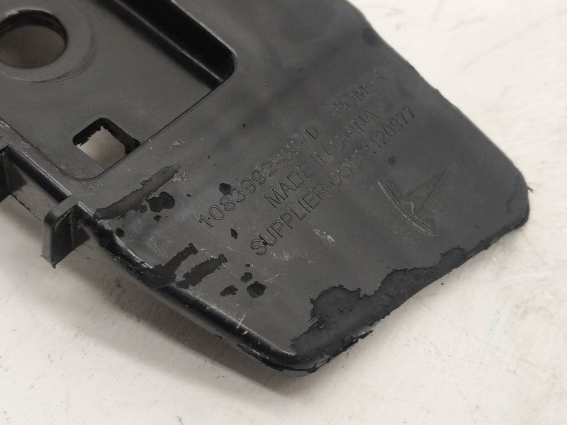 1083992 00 D ⭕ 17-23 Model 3 Rear Driver Side Taillight Tail Lamp Bracket Left 1083992-00-D
