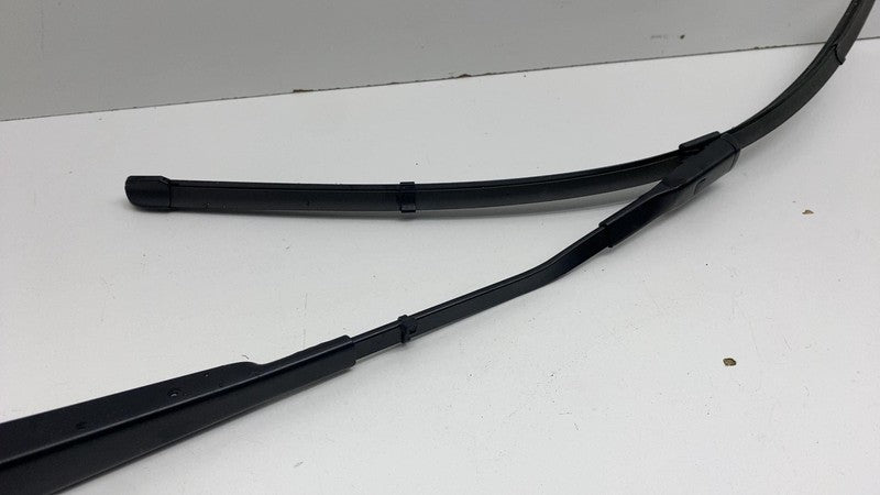 ⭕ 2019-2025 Porsche Cayenne Front Driver Side Windshield Wiper Arm & B