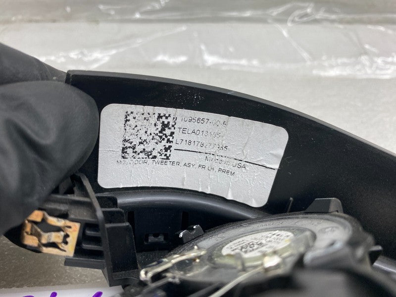 1095657 00 E ⭕ 2017-2023 Tesla Model 3 Front Audio Tweeter & Speaker Cover Left 1095657-00-E