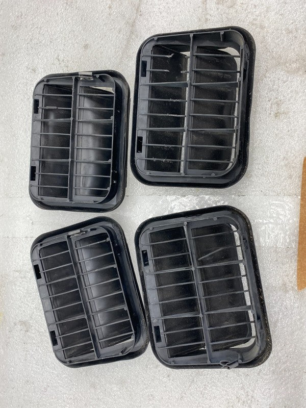2F2A B280B62 AB ⭕ 12-20 Tesla Model S Rear Quarter Panel Rubber Flap Extractor Air Vent Grille