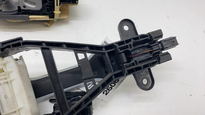 32310937 ⭕ 2021-2023 Polestar 2 Rear Left Door Handle & Lock Actuator Silver-729 32310937