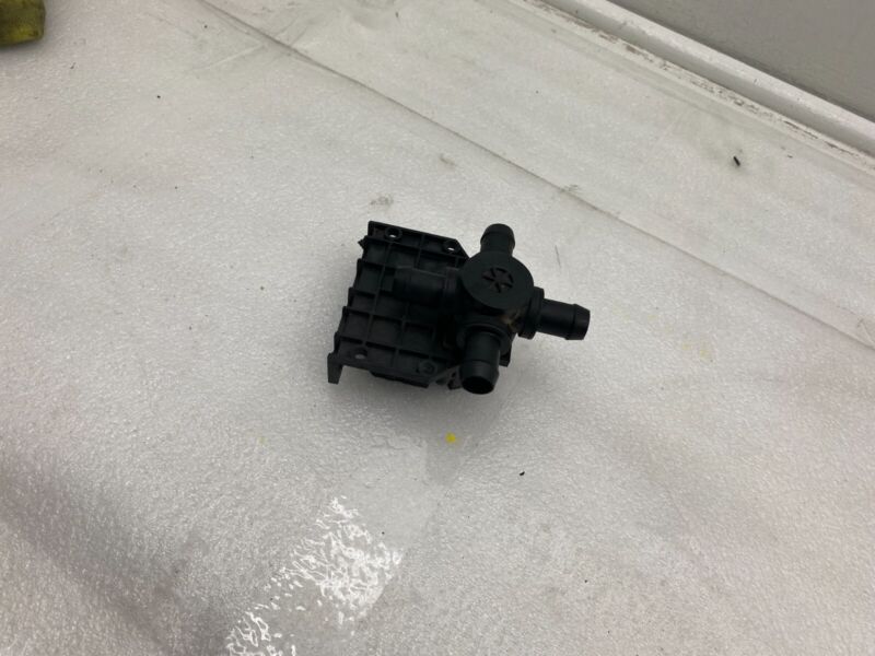 600737000E 2012-2020 Tesla Model S X Coolant Pump Cooling Valve Actuator 4-Way 6007370-00-E