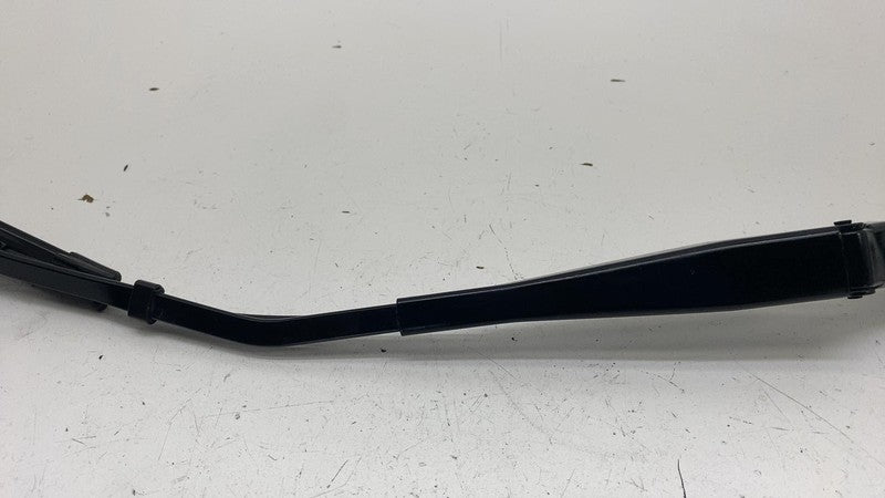 97036203 ⭕ 24-25 Tesla Model 3 M3 Front Passenger Side Windshield Wiper Arm & Blade Right
