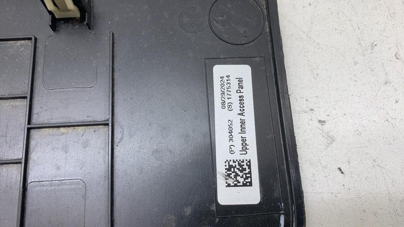 PT00030674-H ⭕ 2022 -2025 Rivian R1S Rear Liftgate Upper Access Cover Trim Panel PT00030674-H