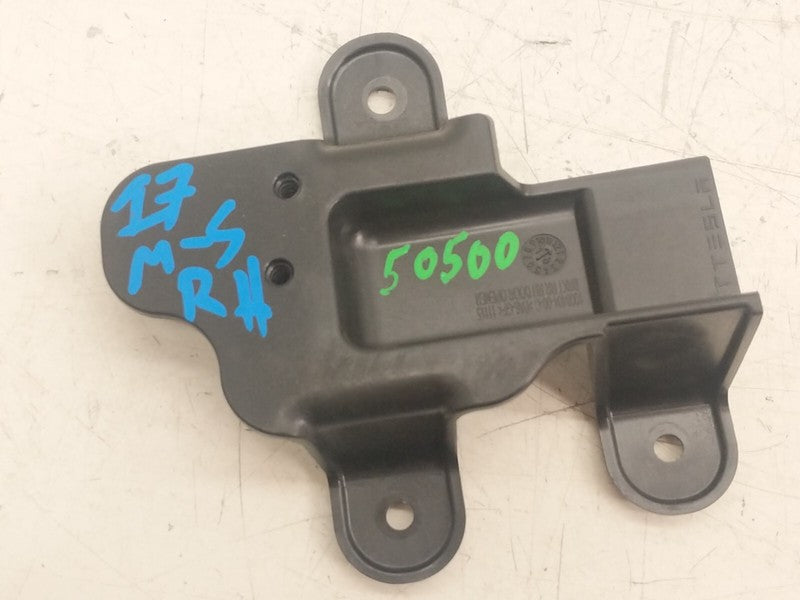 1008404-00-C ⭕ 12-20 Model S Rear Passenger Side Door Opener Mount Bracket Right 1008404-00-C