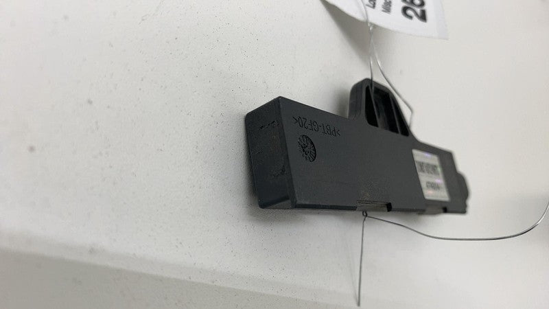 6832066-01 2021 BMW 530e G30 Smart Keyless Access Entry Antenna Sensor Control Module OEM