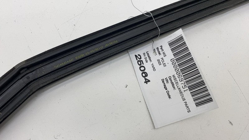 31108768 ⭕ 2021-2023 Polestar 2 Front Right Door Upper Weatherstrip Rubber Seal 31108768