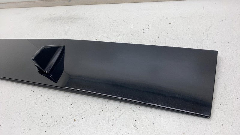 PT00012990-L 2022-2024 Rivian R1S Rear Overhead Shark Fin Roof Antenna + Applique & Module