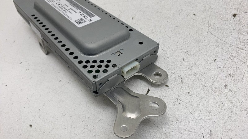 107974900D ⭕ 2017-2023 Tesla Model 3 Harman Becker Radio FM/HD Receiver Module 1079749-00-D