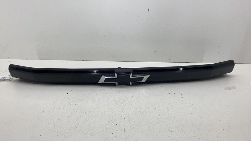 23236369 ⭕ 16-19 Chevrolet Silverado 1500 Front Center Grille Trim w/ Logo Badge 23236369