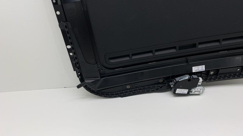 7P5 877 021 6F2 2011-2018 Porsche Cayenne Top Roof Sunroof Frame Window Glass w/ Motor Assembly