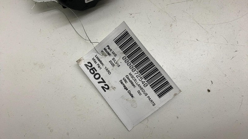 34242430C ⭕ 2025 Chevrolet Silverado 1500 Rear Center Seat Belt Safety Retractor 85062984